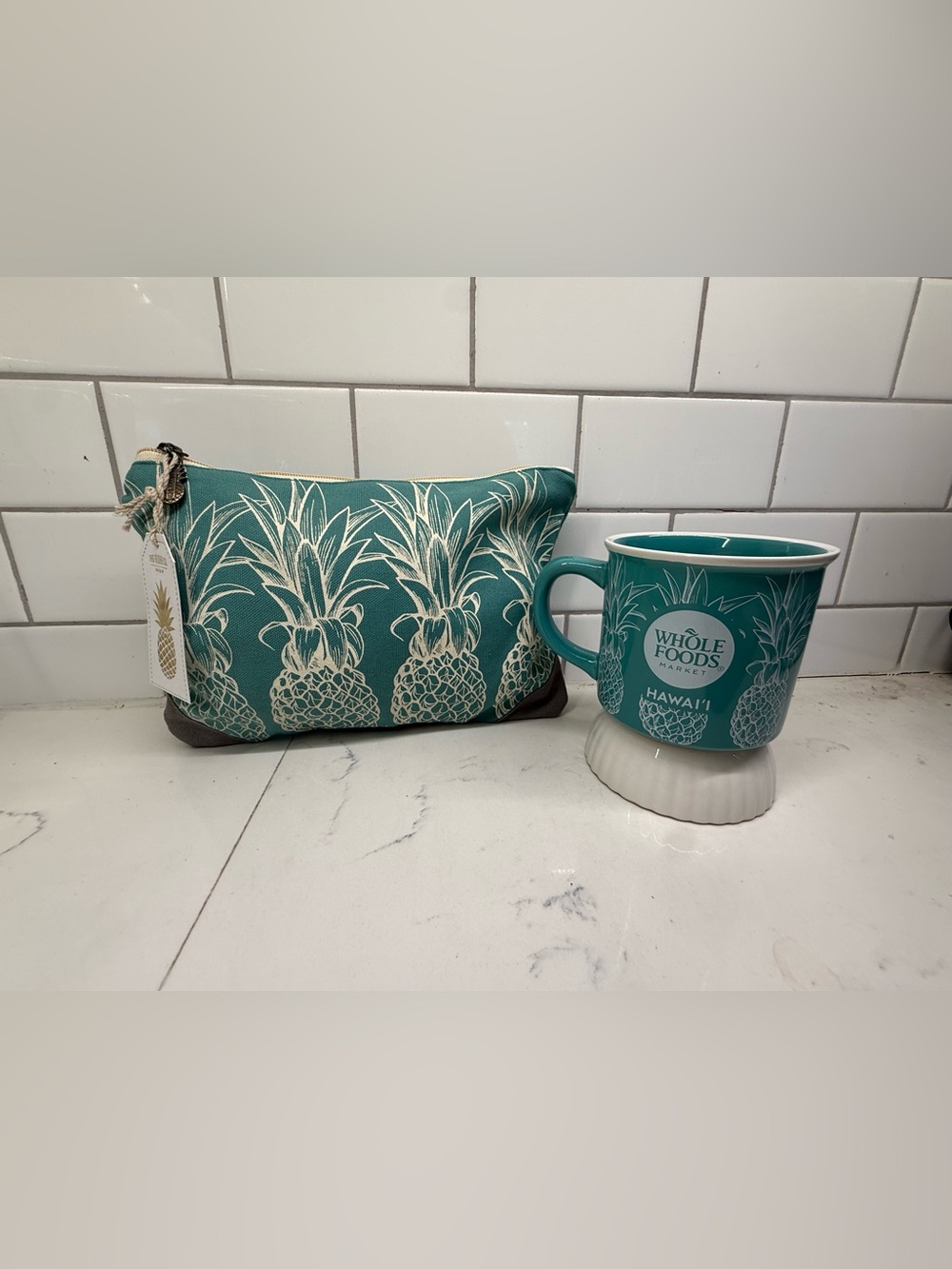 Whole Foods Market Tag Aloha exclusive Hawaii green mug & Green zip clutch NWT